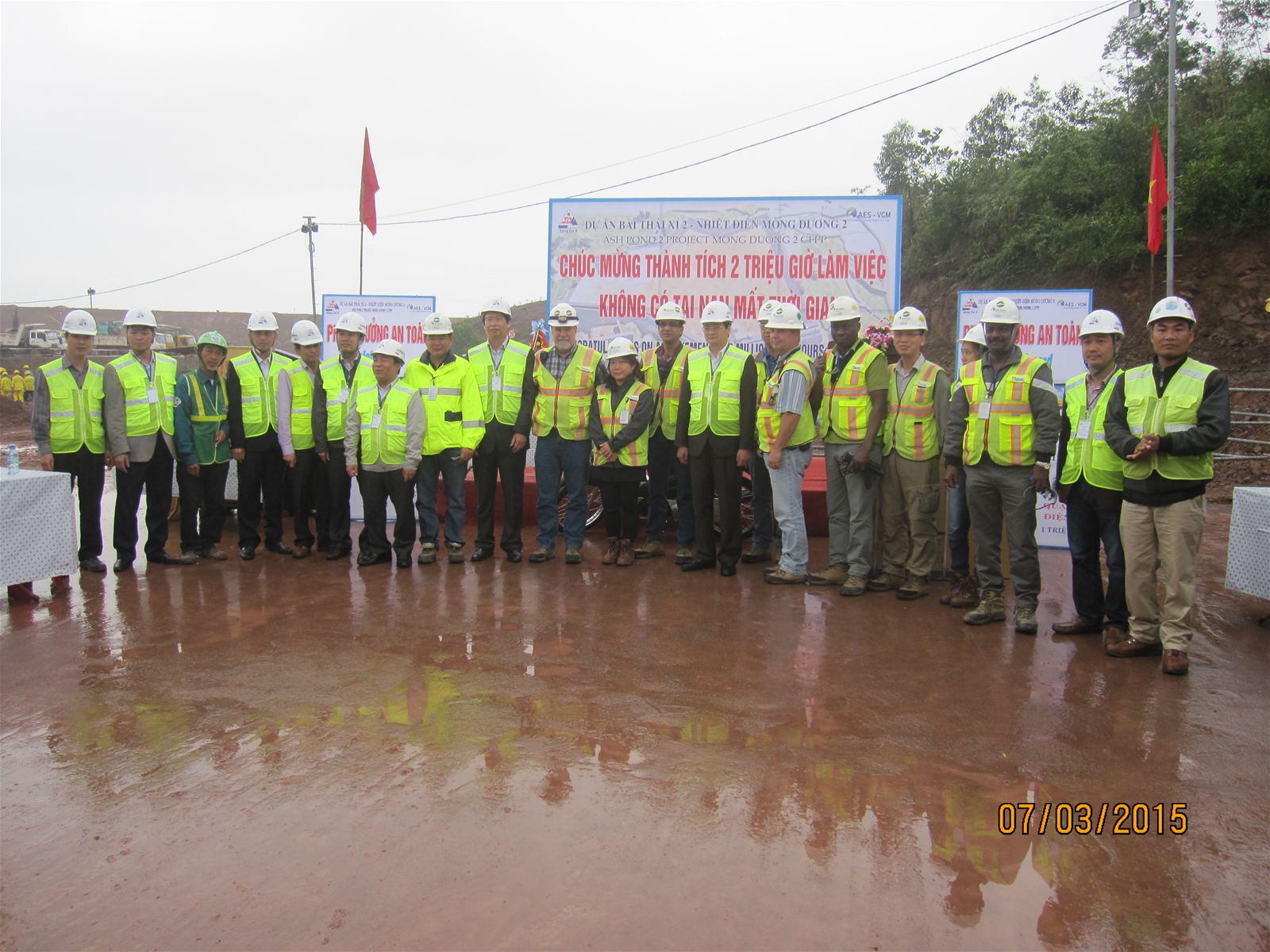 Công ty cổ phần Sông Đà 9: Công trường Bãi thải xỉ số 2 – Dự án nhiệt điện Mông Dương 2 đạt thành tích 2 triệu giờ làm việc không có tai nạn lao động