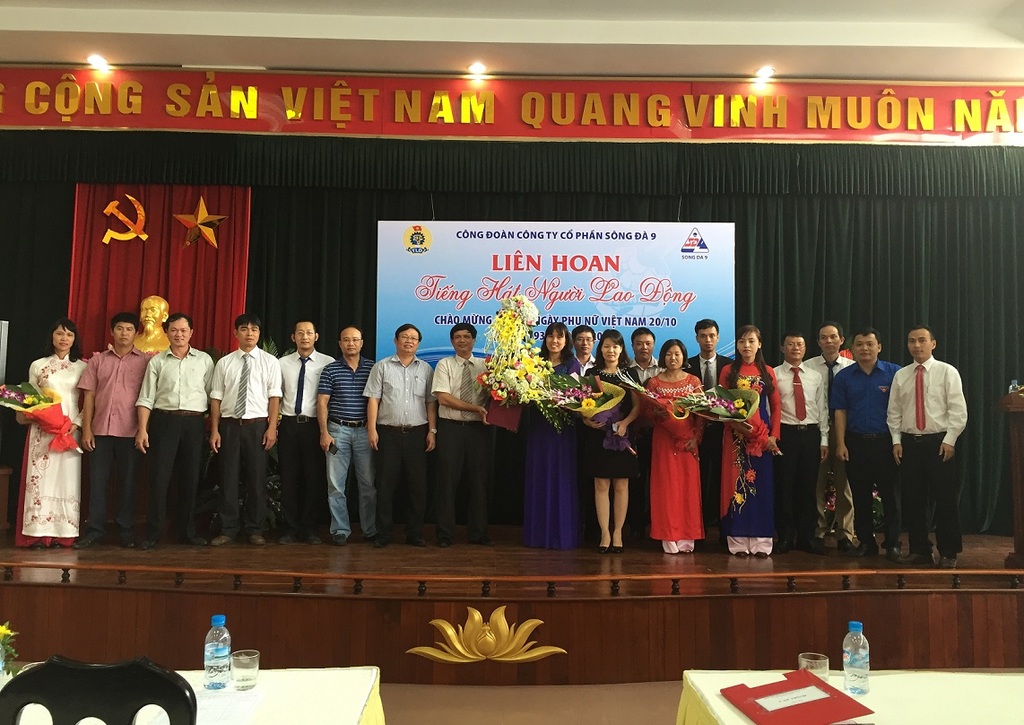 Sông Đà 9 tổ chức Gặp mặt và Liên hoan tiếng hát người lao động chào mừng 85 năm ngày thành lập Hội Liên hiệp Phụ nữ Việt Nam 20/10